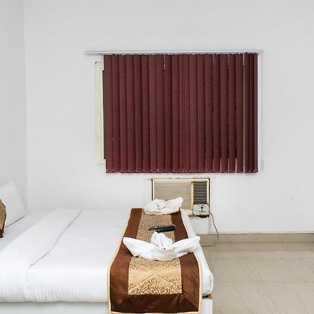 The Radiance Suites And Apartment Neu-Delhi Exterior foto