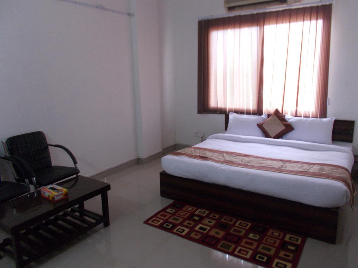 The Radiance Suites And Apartment Neu-Delhi Exterior foto