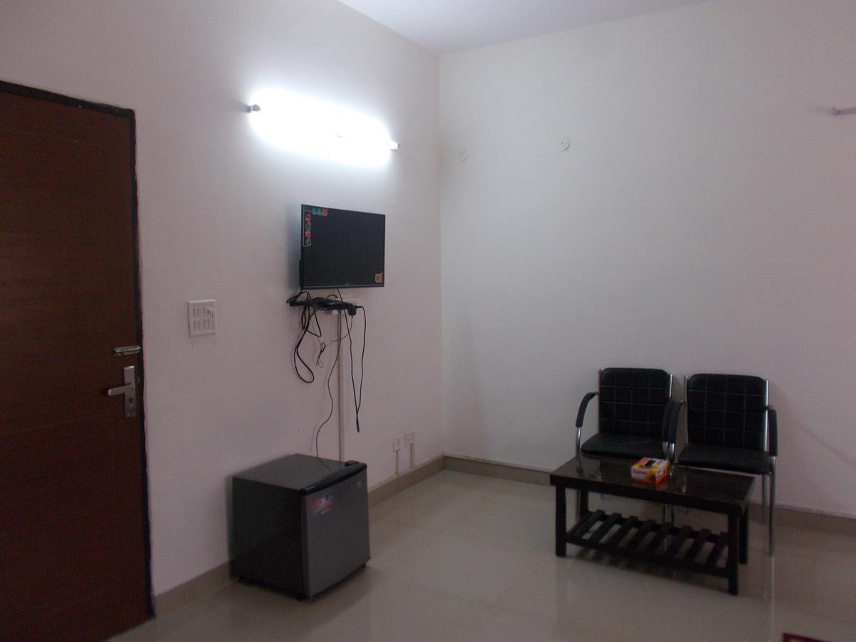 The Radiance Suites And Apartment Neu-Delhi Exterior foto
