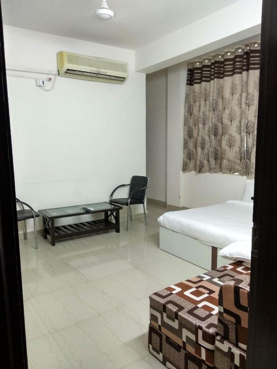 The Radiance Suites And Apartment Neu-Delhi Exterior foto
