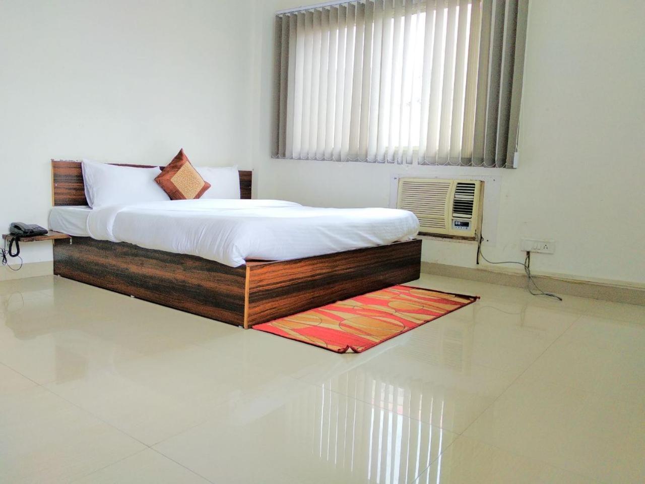 The Radiance Suites And Apartment Neu-Delhi Exterior foto